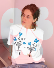 2 SPARKLY BOUQUETS ON CRISP WHITE SHORT SLEEVE T-SHIRT (SIZE L REGULAR FIT)
