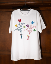 2 SPARKLY BOUQUETS ON CRISP WHITE SHORT SLEEVE T-SHIRT (REGULAR FIT)